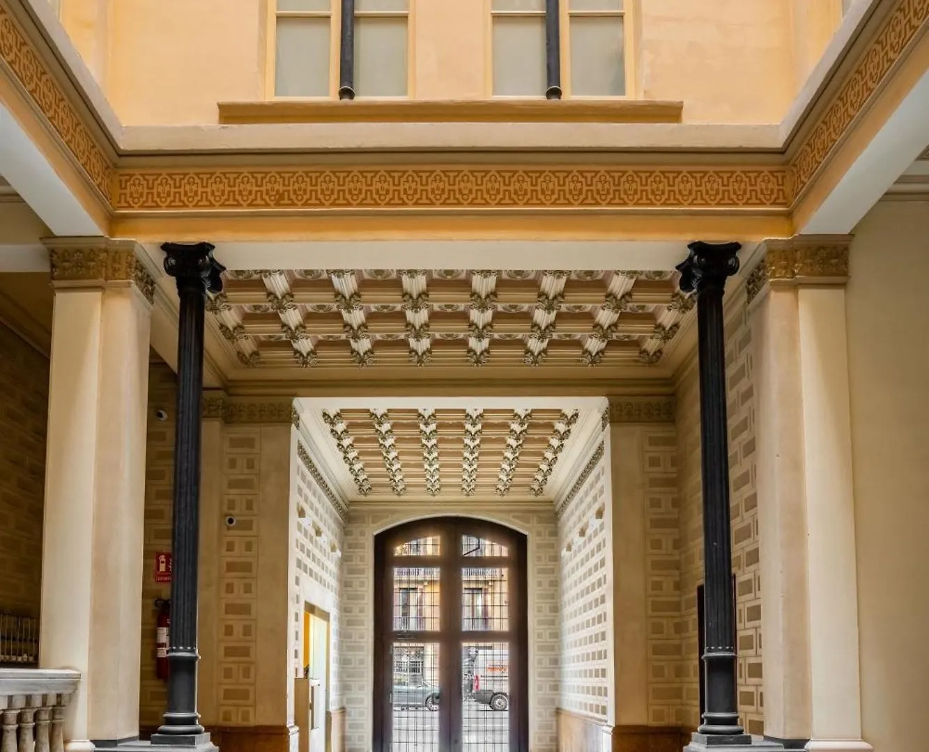 Elegant 3-Bedroom Apartment In The Heart Of Bcn Barcelona