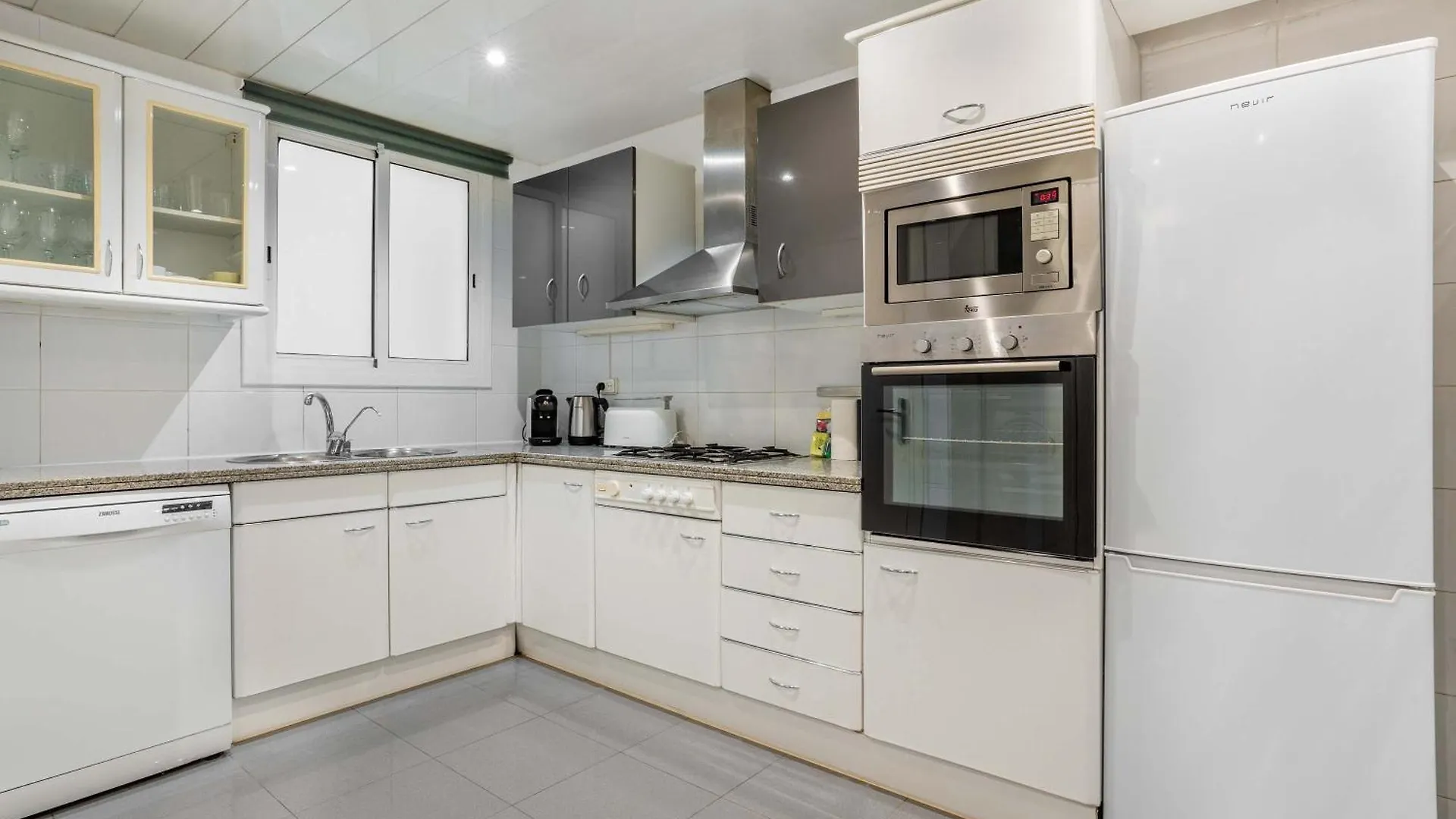 Elegant 3-Bedroom Apartment In The Heart Of Bcn Barcelona