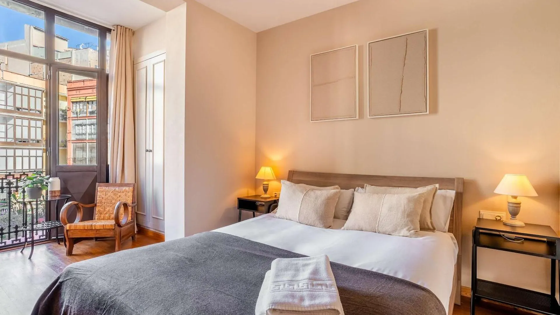 Elegant 3-Bedroom Apartment In The Heart Of Bcn Barcelona 0*,